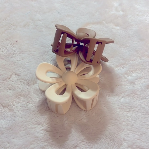 🤎🤍PAIR OF LARGE HAIR CLIPS 🤎🤍 - Picture 4 of 5